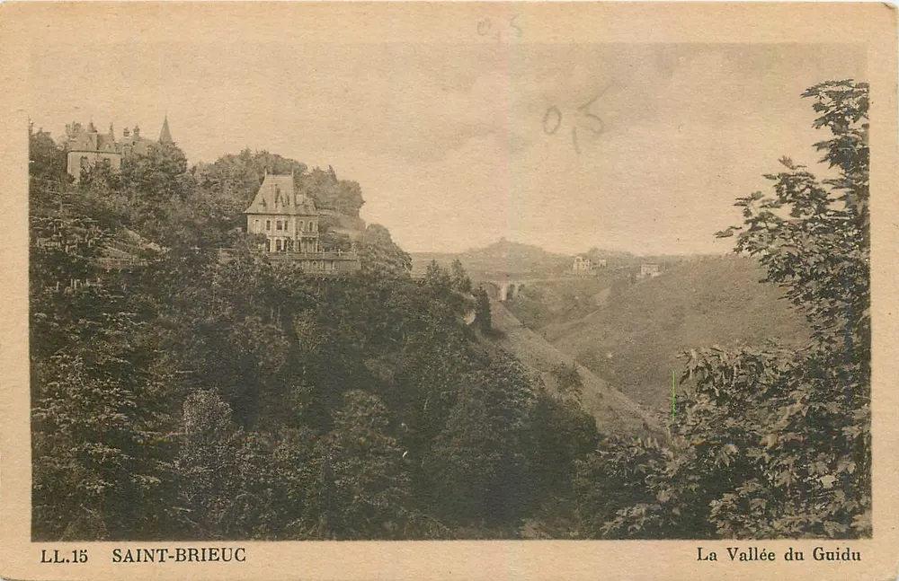 Saint-Brieuc — A Vale do Guidu — LL.15 — Cliché dos Artes Mecânicas - Frente