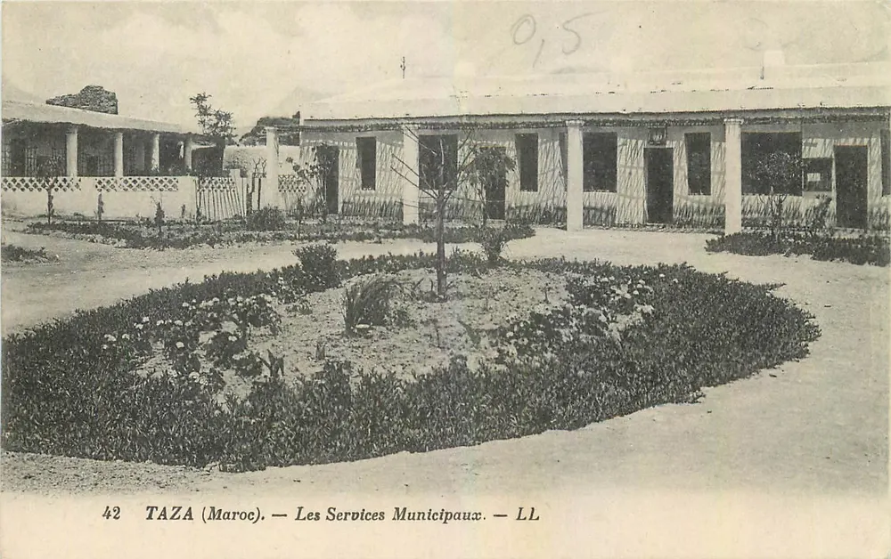 Taza (Marruecos) — Los Servicios Municipales — LL - Anverso