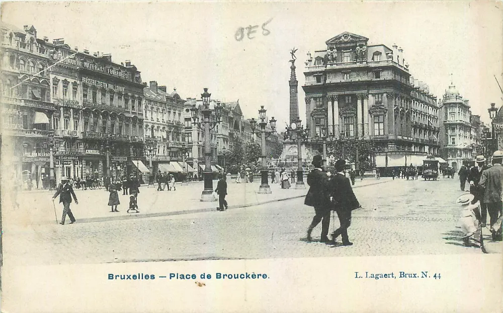 Bruxelas — Place de Brouckère — L. Lagaert, Brux. N. 44 - Frente
