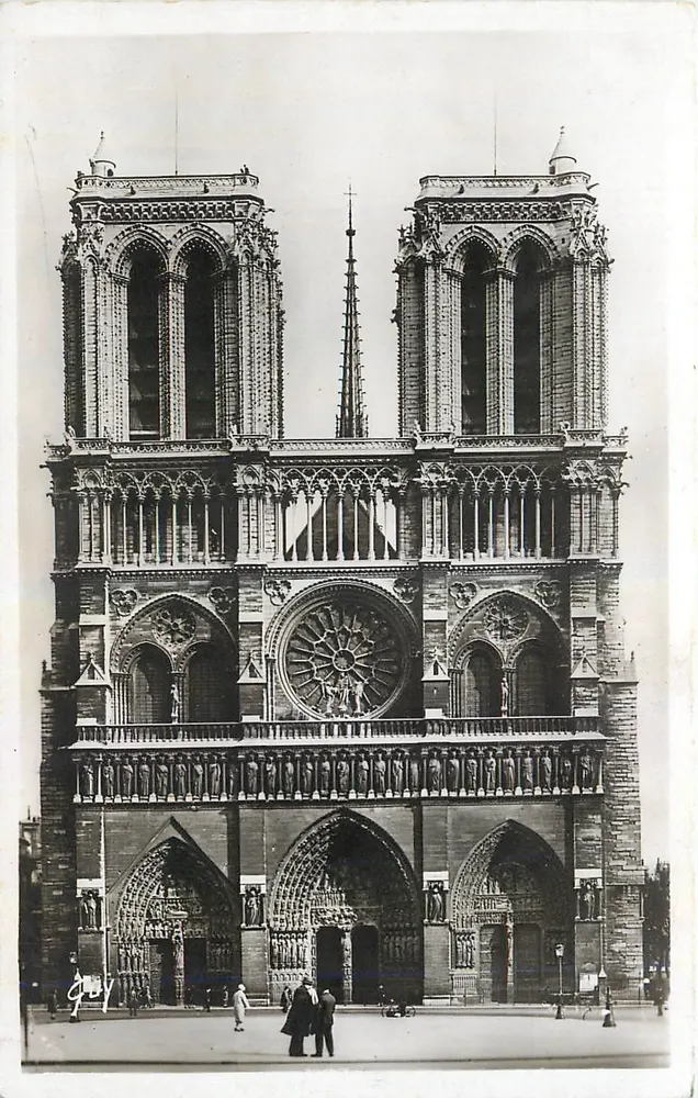 Notre-Dame de Paris — fachada gótica — editor A. Leconte - Frente