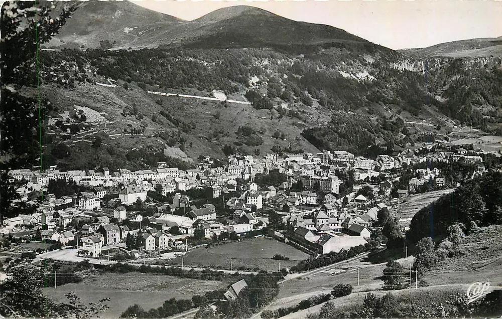 Mont-Dore — Vista geral — Réal-Photo - Frente