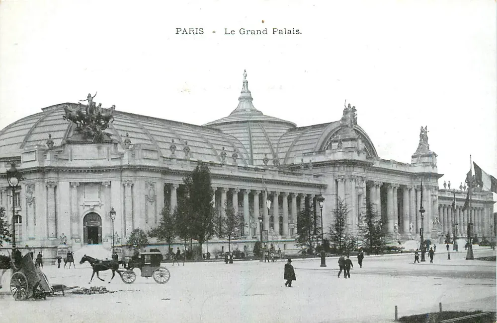 PARIS - O Grande Palácio. - Frente