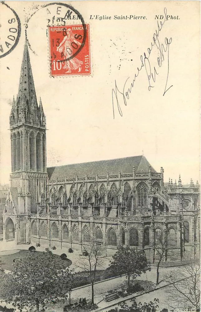 A Igreja de São Pedro — Caen — ND Phot. - Frente