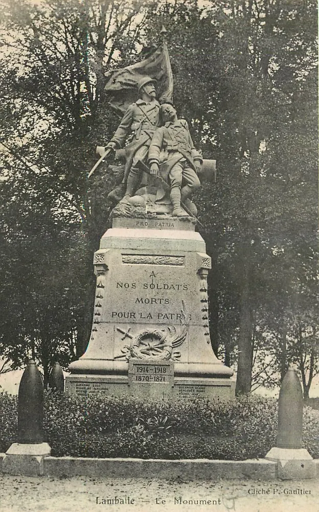 Lamballe — Monument — Fotografia P. Gaultiera - Awers