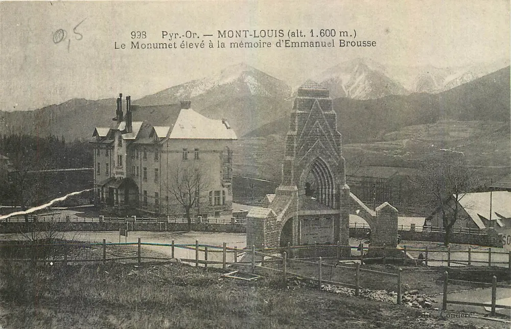 Mont-Louis (alt. 1.600 m.) — Denkmal zur Erinnerung an Emmanuel Brousse — Verlag: J. Condorcet - Vorderseite