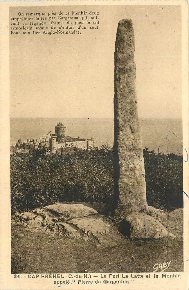 CAP FRÉHEL (C.-du-N.) — Der Fort La Latte und der Menhir genannt "Pierre de Gargantua" - Vorderseite