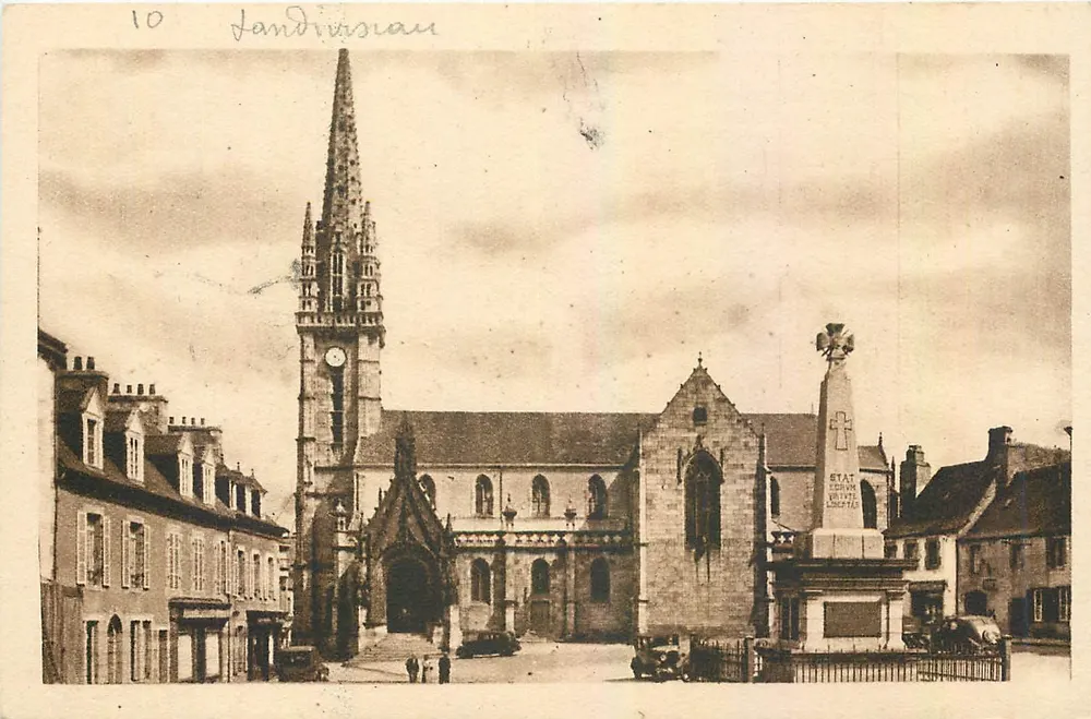 Landivisiau (Finistère) — La Place de l'Église — J. Nozais, éditeur, Nantes - Recto