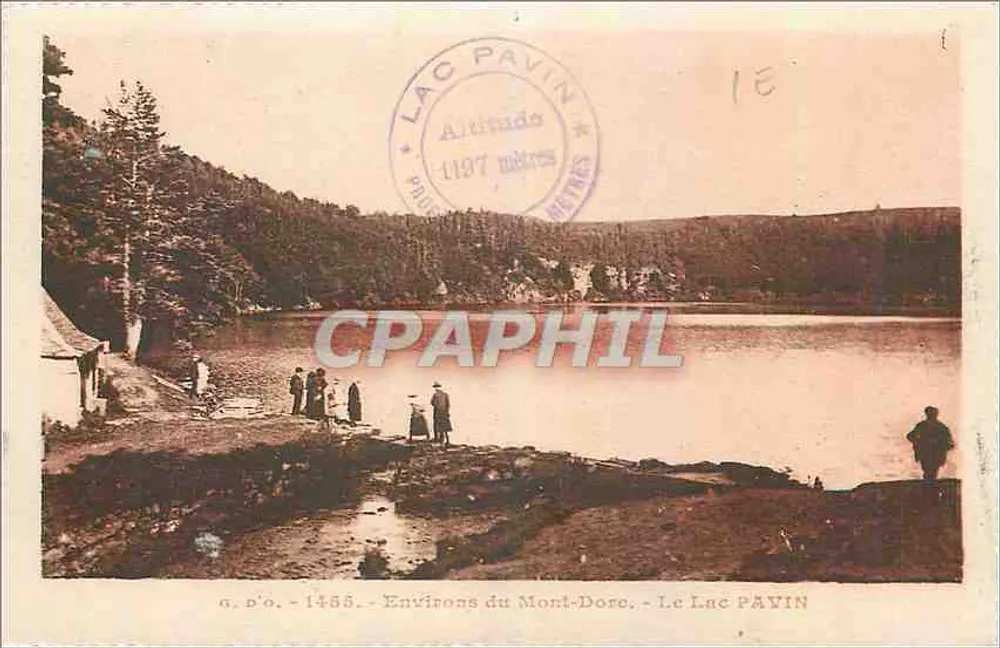 Arredores do Mont-Dore — O Lago PAVIN — Altitude 1197 metros — editor Altitude - Frente