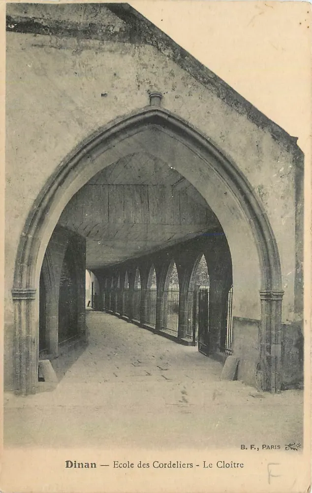 Dinan — Escola dos Cordeliers — O Claustro — B. F., Paris - Frente