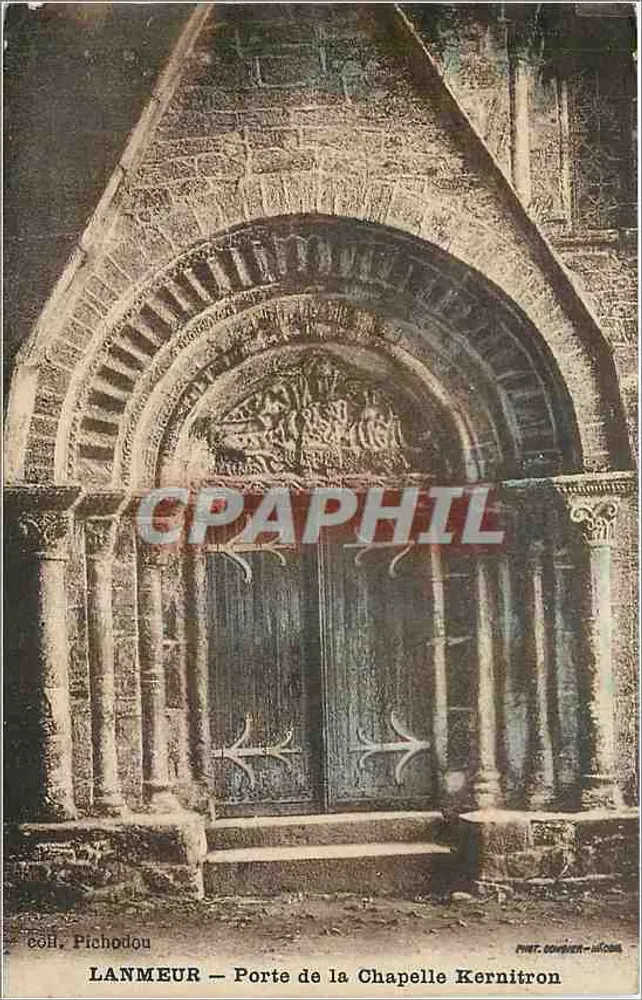 Lanmeur — Porta da Capela Kernitron — editor Pichodou - Frente