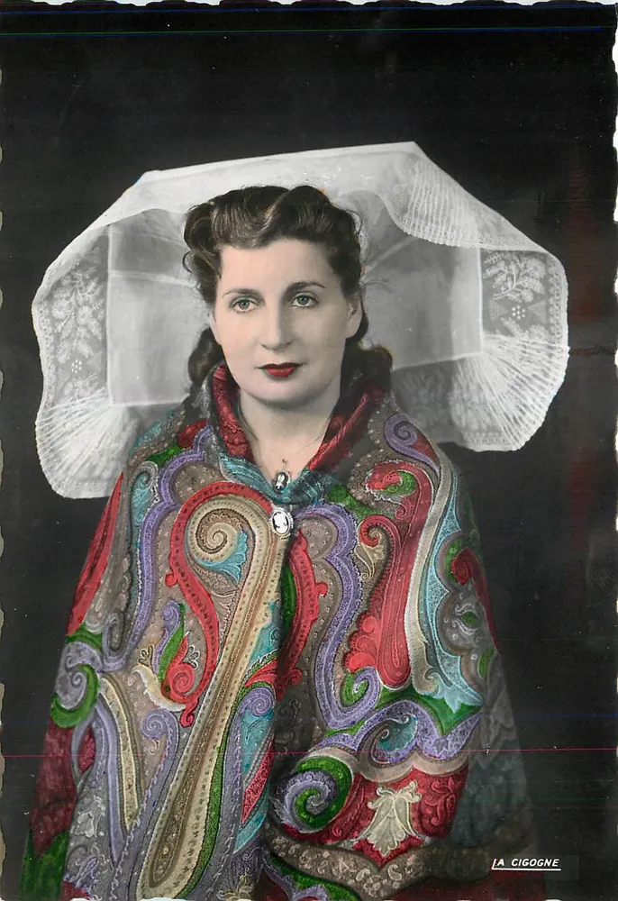 Mulher em traje tradicional — Limousin — A Cegonha - Frente