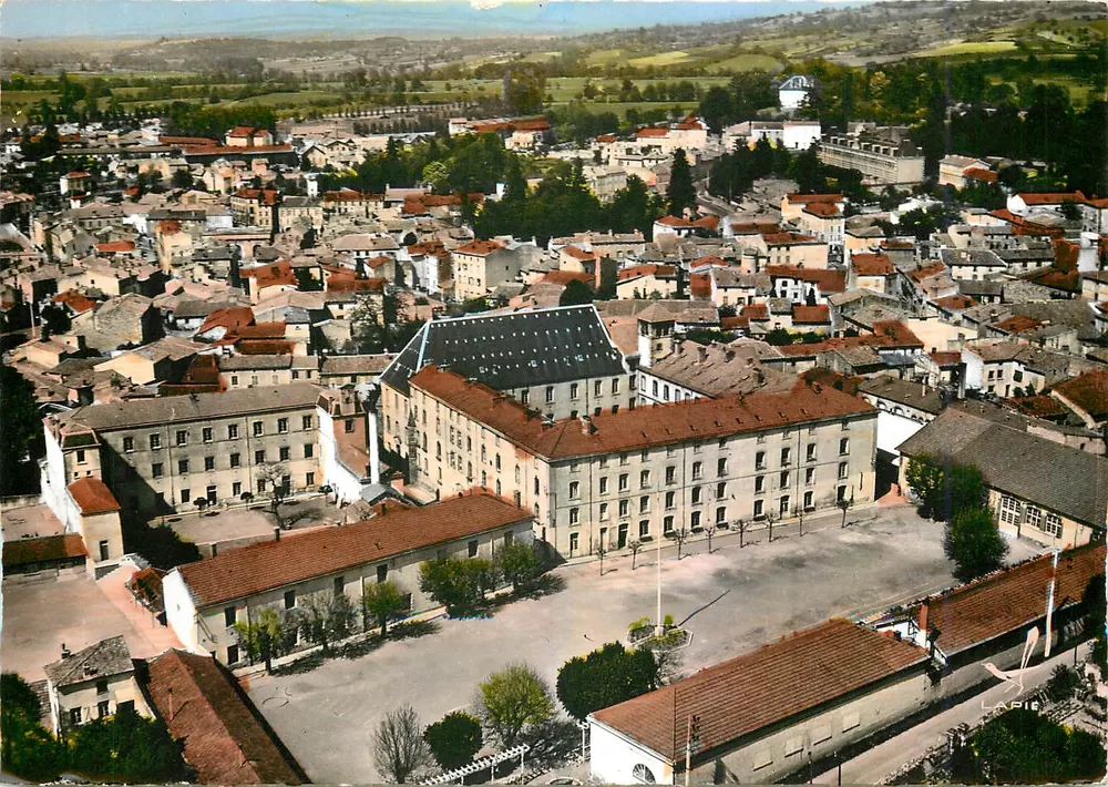 Billois — Vista aérea da Escola Militar — Edição Lapie - Frente
