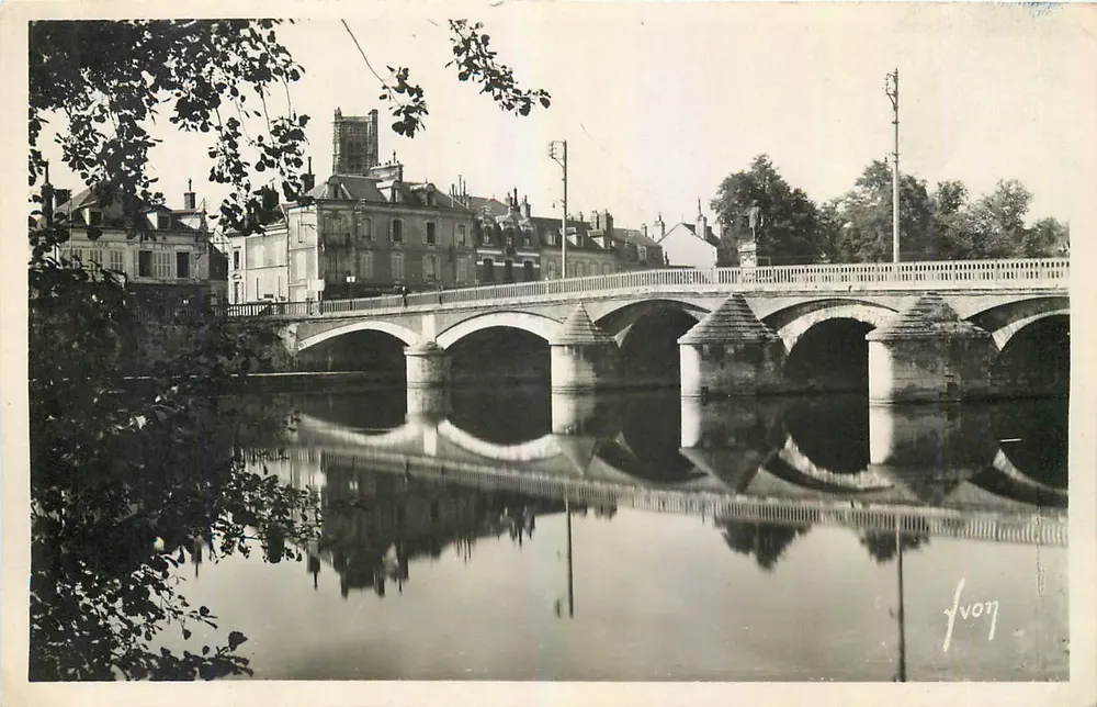 Auxerre (Yonne) — O ponte Paul-Bert — Éditions d'Art Rue Martel - Frente