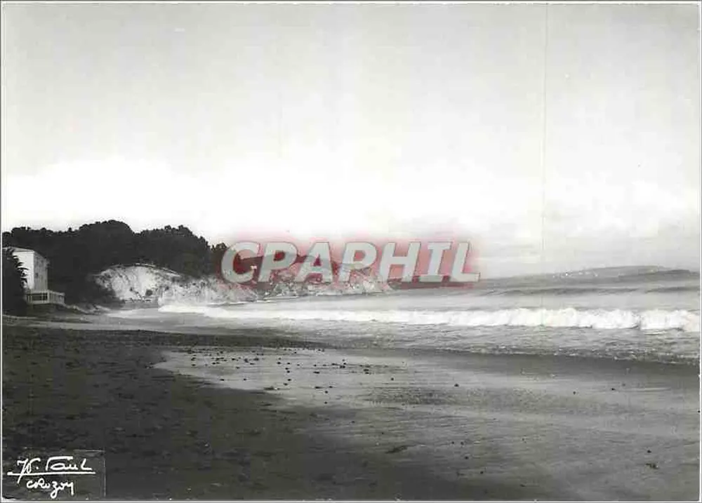 Praia com falésia e casa — vista da costa — fotografia de J. Paul - Frente