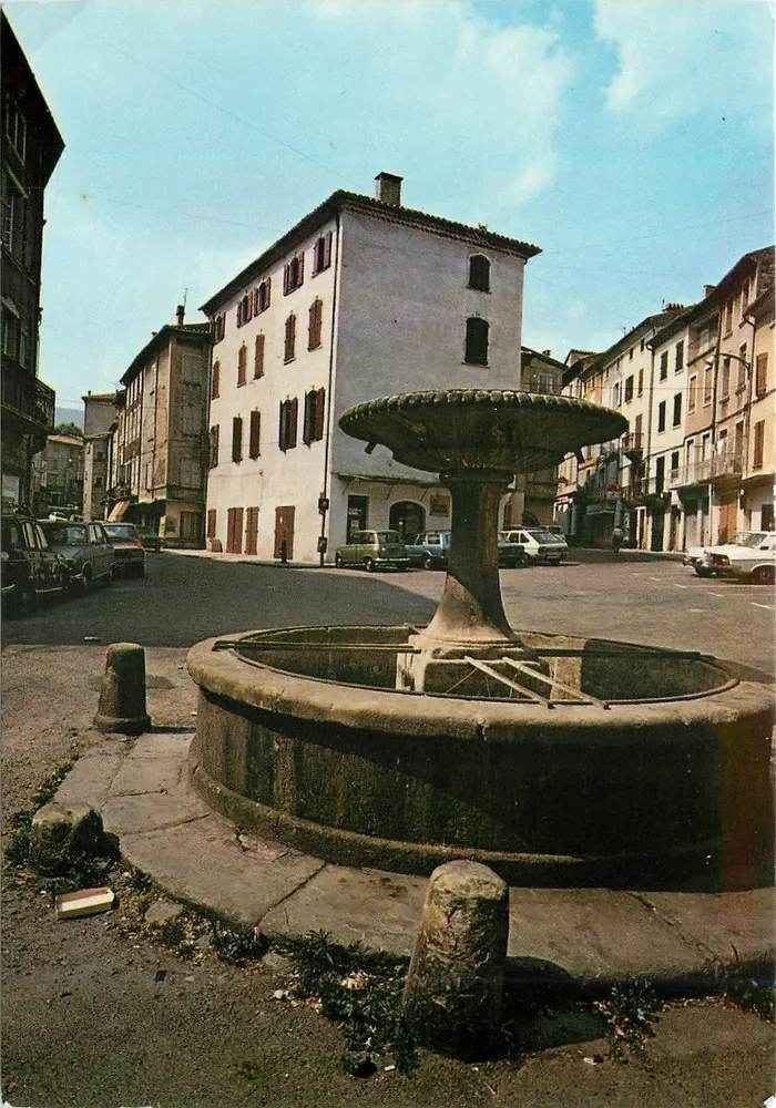 Les Vans (07140) — Fountain and Market Square — Éditions de Prévelin G.A.L. - Carpentras - Front