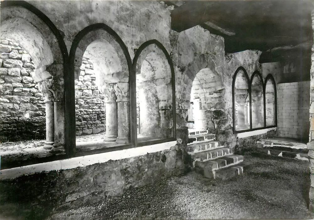Tourtoirac (Dordogne) — Salle capitulaire XIIe s. - Recto