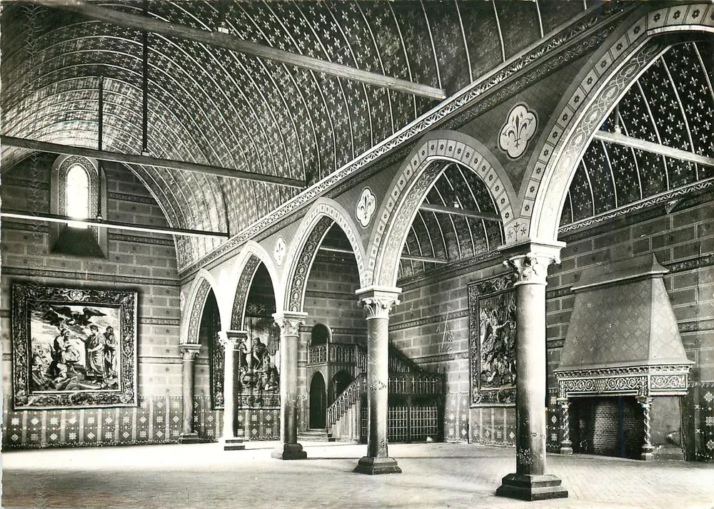 Le Château de Blois — La Salle des États (XIIIe s.) où se tinrent les États Généraux de 1576 à 1588 — Syndicat d'Initiative de Blois - Recto