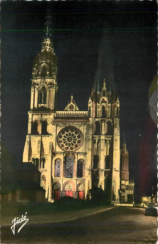 Chartres (Eure-et-Loir) — A Catedral Iluminada — J. Fide' - Frente