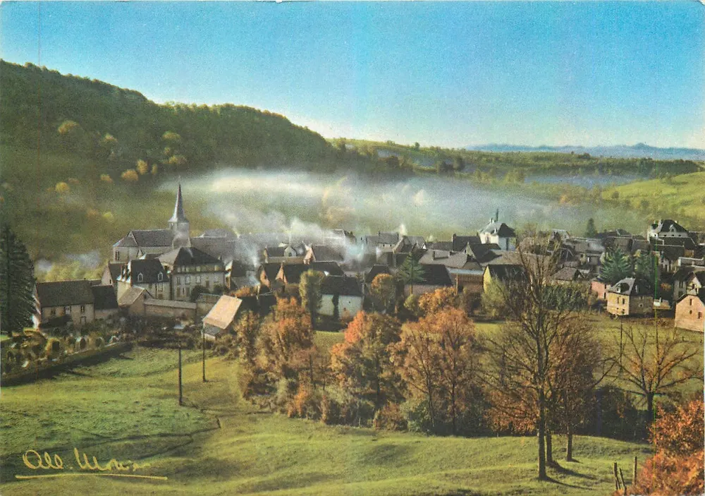 Igreja Nova de Entraygues — Puy-de-Dôme — fotografia de Albert Monnier - Frente