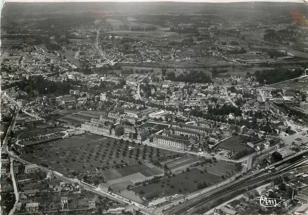 Soissons (Aisne) — Luftaufnahme — Die Station und das Krankenhaus — Edition Interfa - Vorderseite