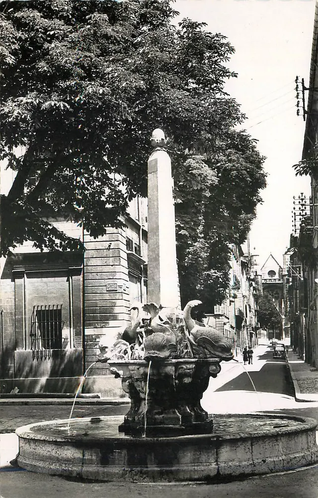 Fonte dos Delfins — Aix-en-Provence — Edição Glatigny - Frente