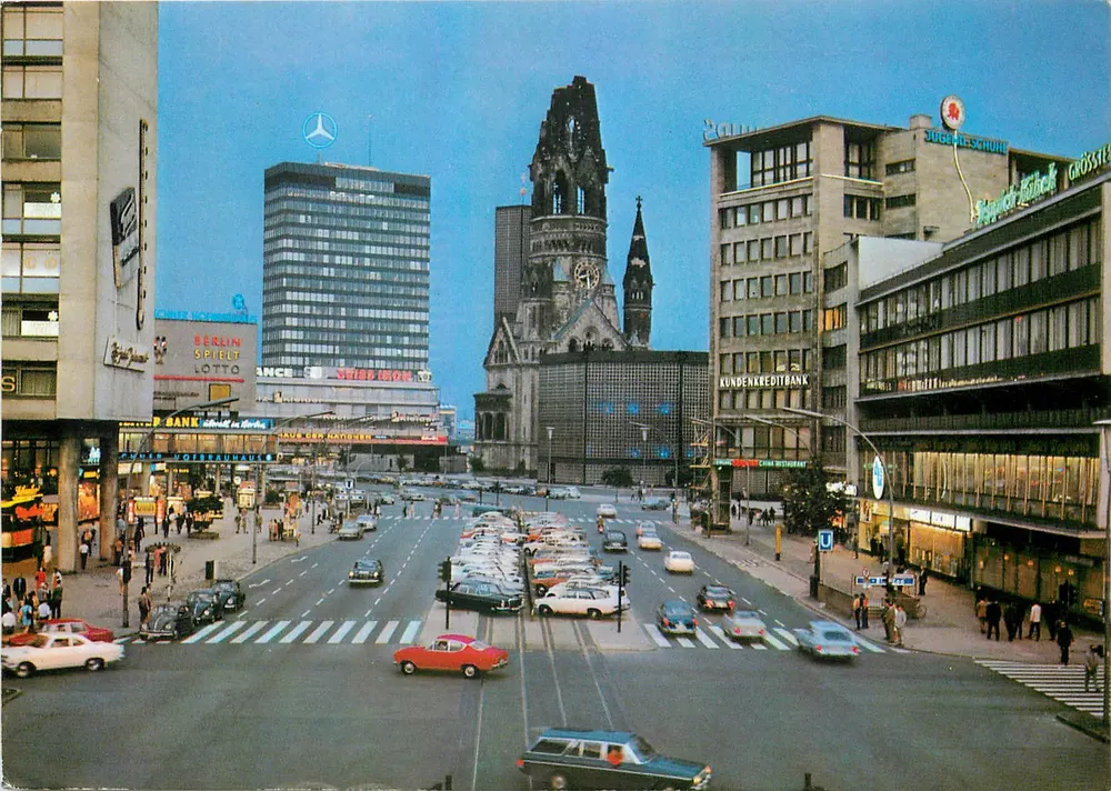 Berlin - Gedächtniskirche und Europa-Zentrum — Verlag nicht erkennbar - Vorderseite