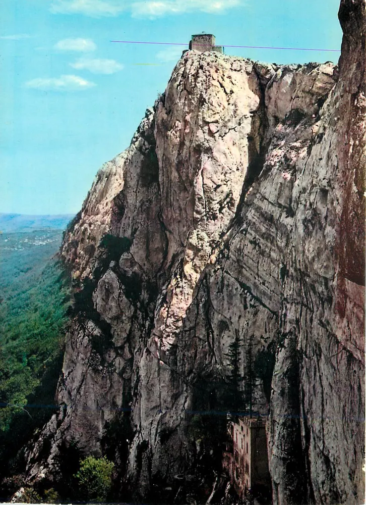 A Santa Bauma (Var) — A Gruta e o Santo Pilon (Alt. 996 m.) — Editor não visível - Frente