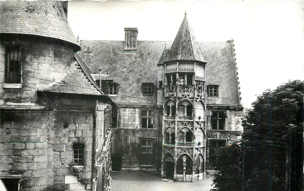 Zamek w Bourges — widok z wnętrza — Urząd pocztowy - Awers