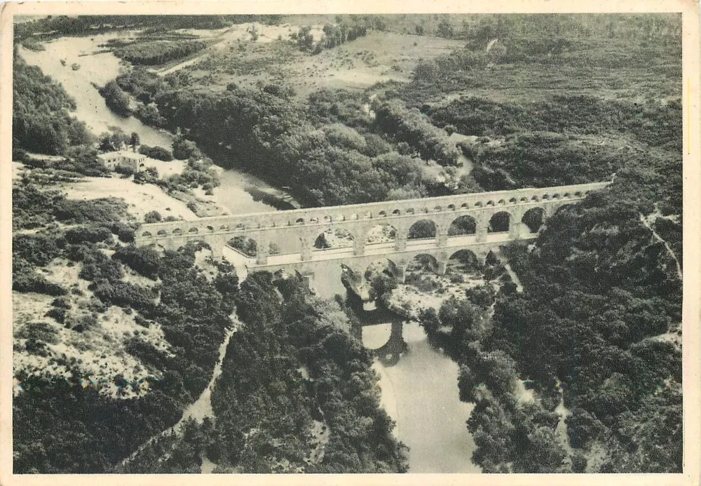 Pont du Gard — Römisches Aquädukt — Luftaufnahme — La Provence Romaine - Vorderseite