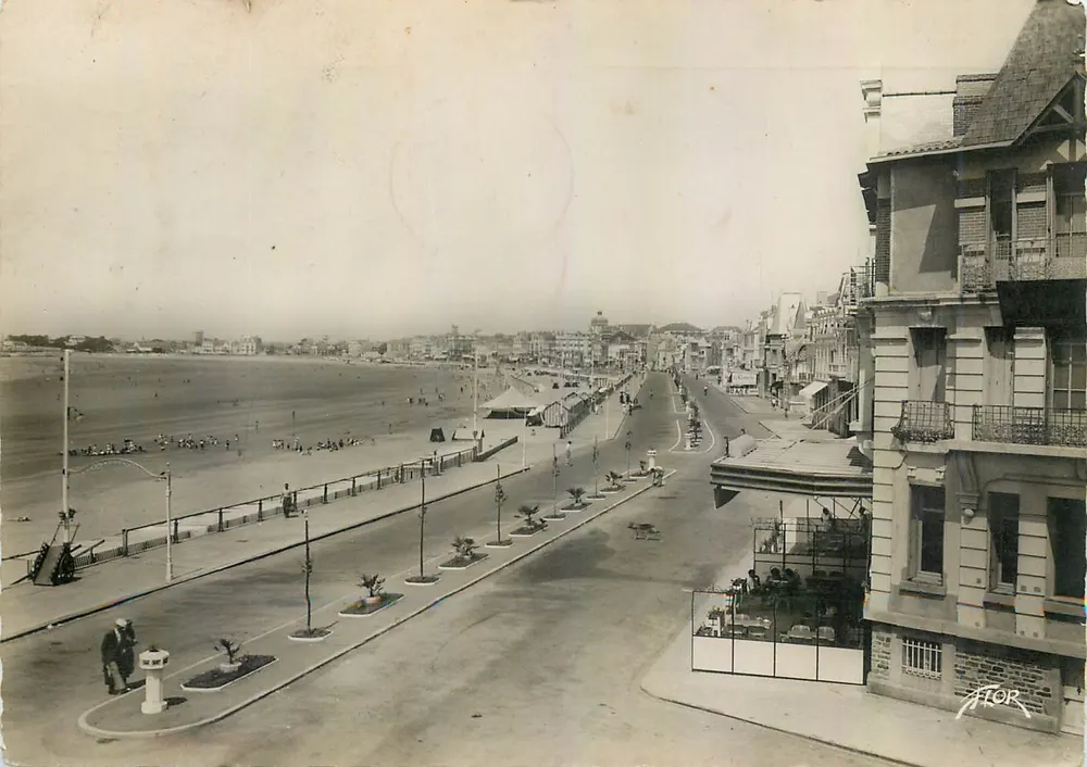 Les Sables-d'Olonne (Vendée) — Allgemeiner Blick auf die Kais und den Strand — Editions d'Art FIOR - Vorderseite