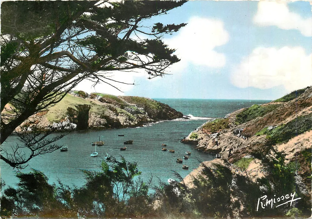 Belle-Île-en-Mer — Ansicht des Manoir de Goulharnet, der Hafen — Photo Studio R. Missoy - Vorderseite