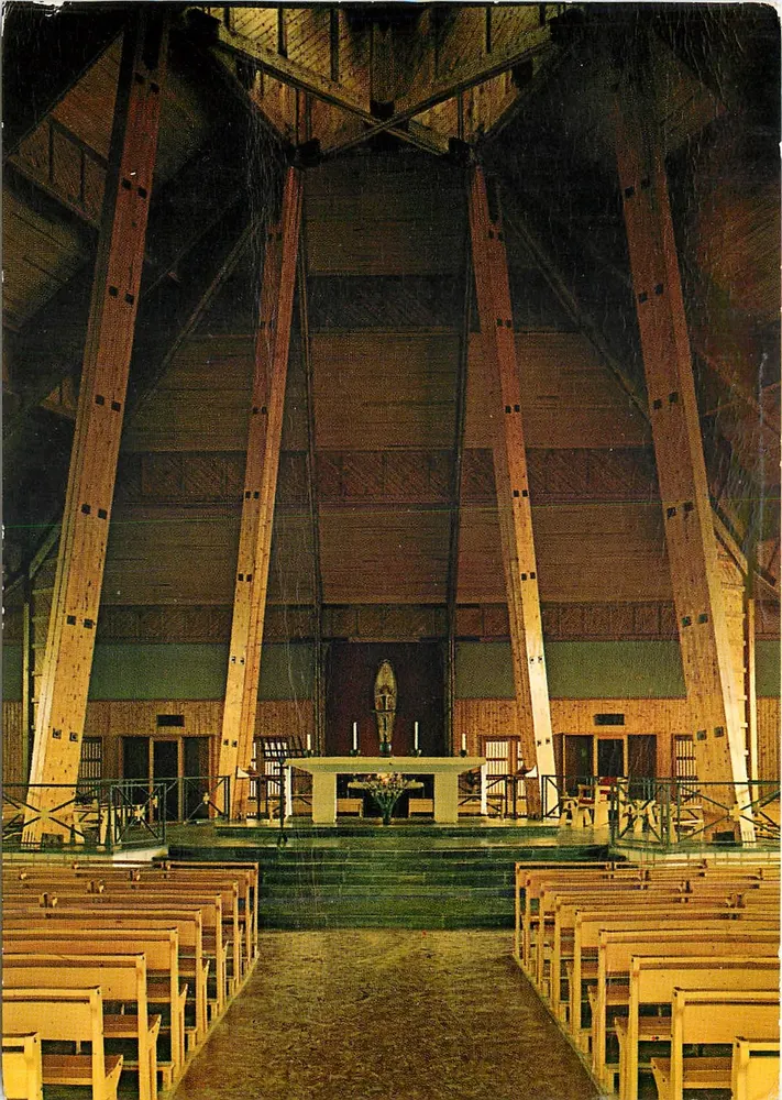 Igreja de São Paulo dos Sabions — Compiegne (Oise) — Edições Hachette - Frente