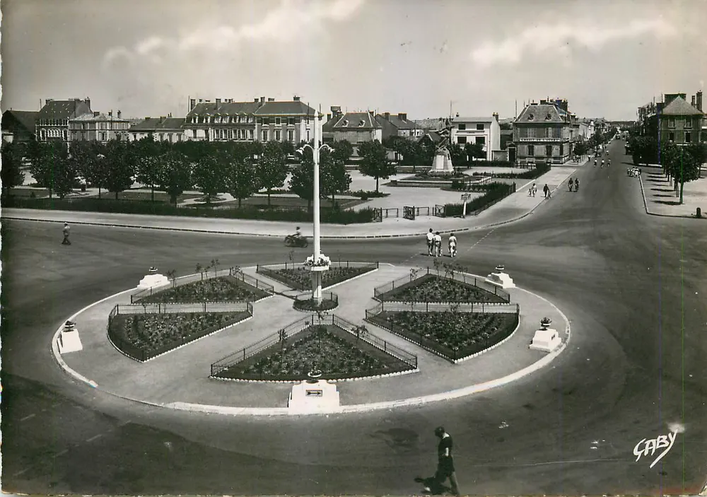 Praça da Liberdade — Sables-d'Olonne — Éditions Caby - Frente