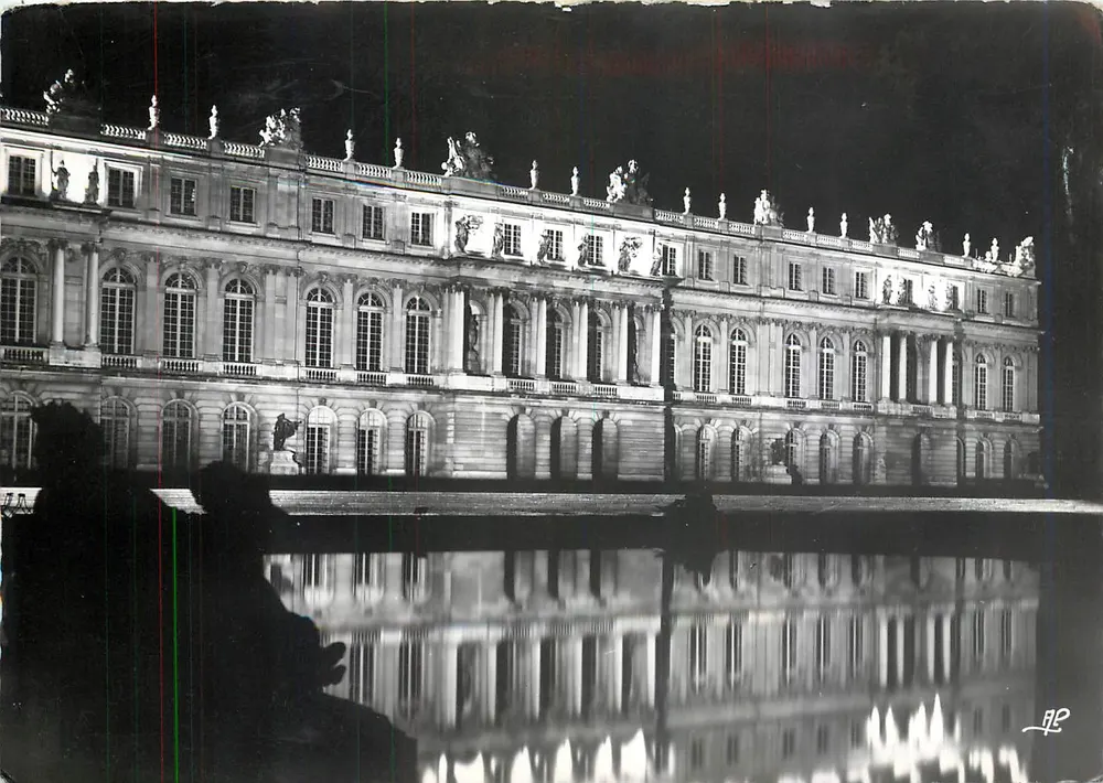 Versailles (Seine-et-Oise) — Fachada à noite no Parc — Les Editions photo A.P. Versailles - Frente