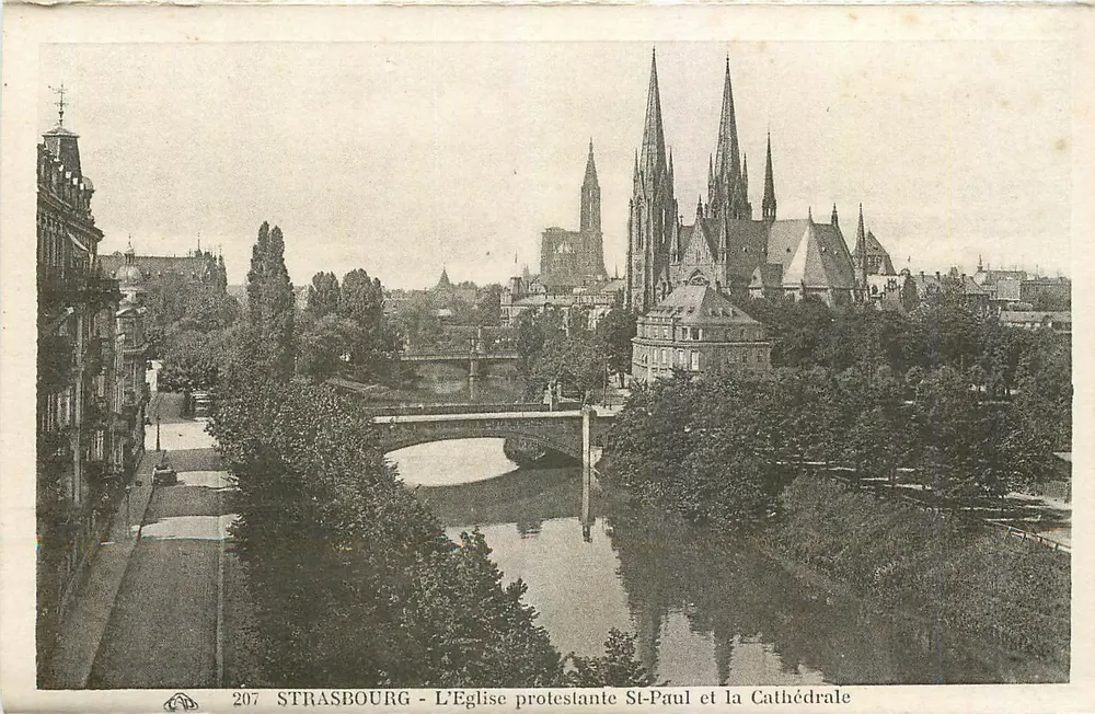 Straßburg - Die evangelische Kirche St-Paul und die Kathedrale - Vorderseite