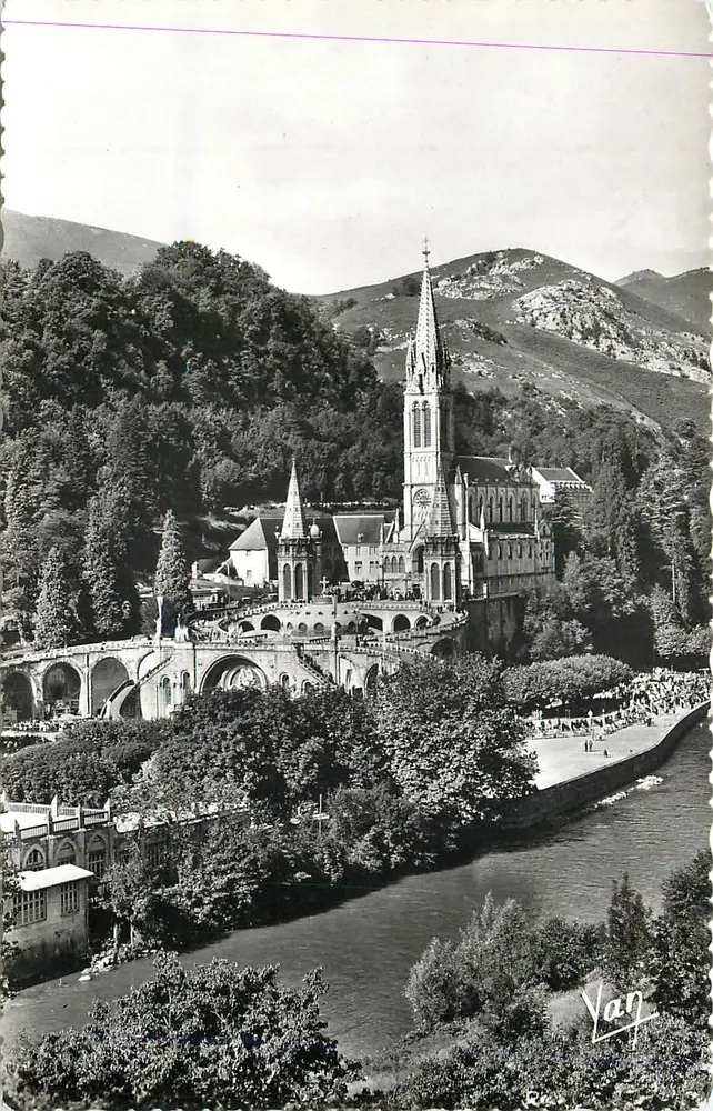 Lourdes — Basilika und Gave — Verlag Yan - Vorderseite