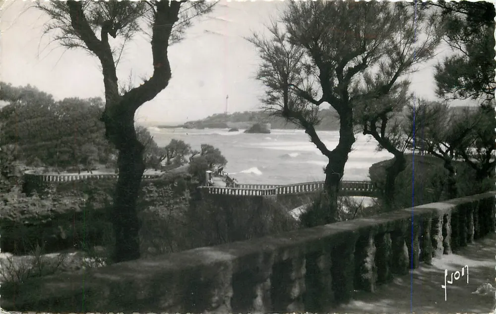 Biarritz (Basses-Pyrénées) — Der Felsen von Bastia und der Leuchtturm — Kunstausgabe - Vorderseite