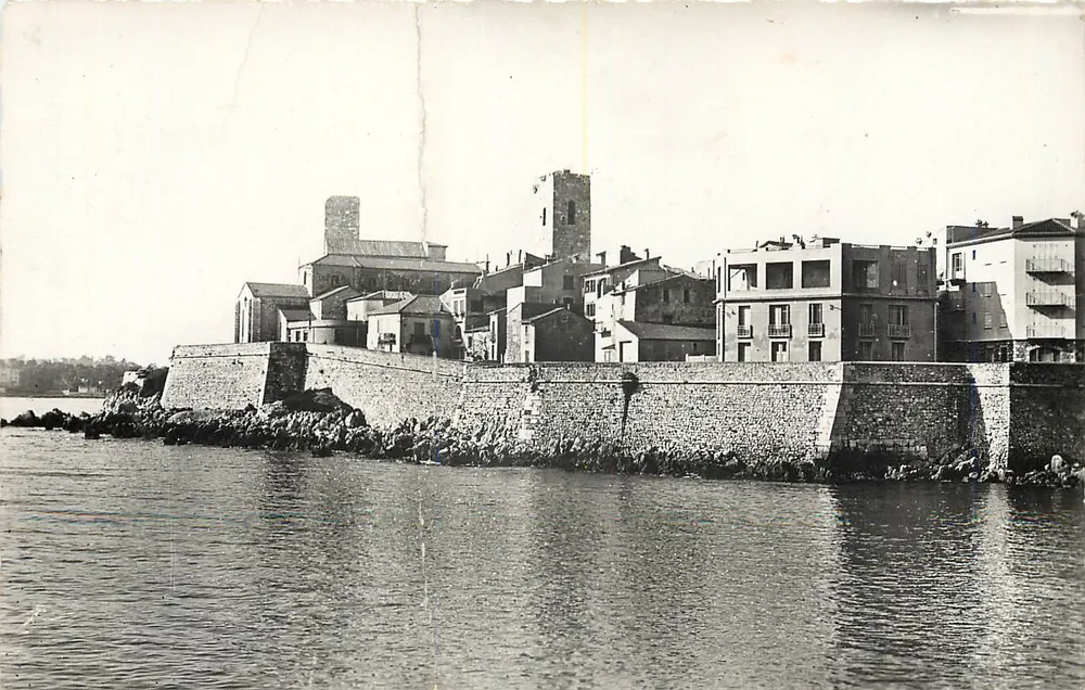 Antibes — Os Muros — Edições de Arte de Verão-Inverno - Frente