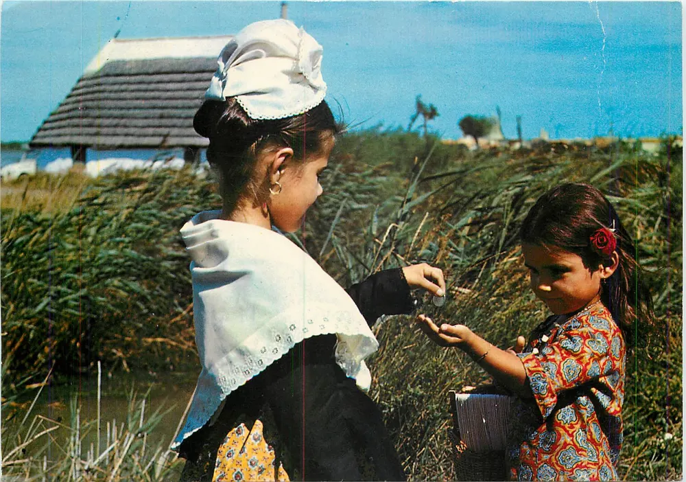 Zwei junge Mädchen in der Camargue — Éditions de Provence G.A.L. n°4174 - Vorderseite