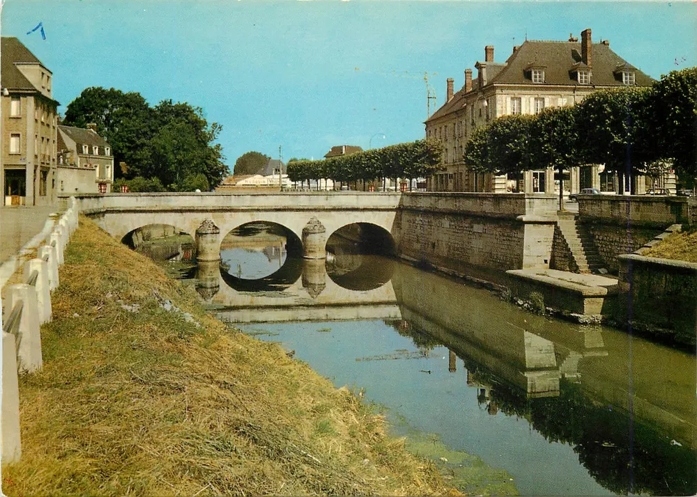 As margens do Orne — Argentan (Orne 61) — Editor: Artauds dos Editores da Metalurgia, N° 107 - Frente