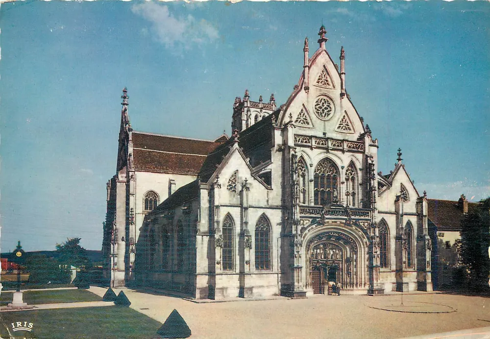 Igreja de São Pedro de Châtillon-sur-Loire — editor IRIS, número de série não visível - Frente