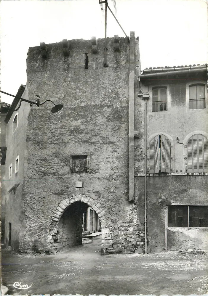 Villeneuve-de-Berg (Ardèche) — Tor des Krankenhauses — Verlag Cim - Vorderseite