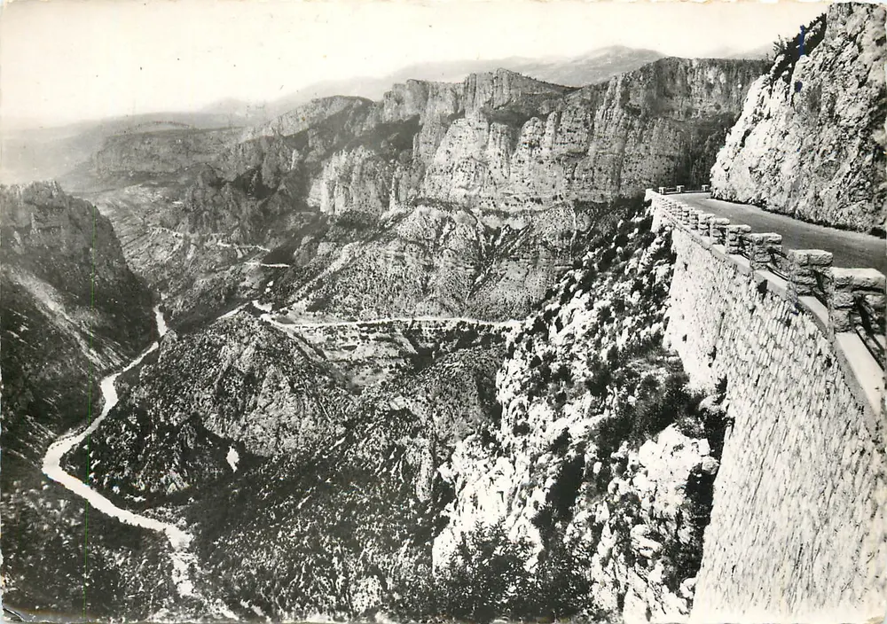 Gorges du Verdon — Corniche Sublime — Le Cirque de Vaumale von der Aufstieg zum Col d'Illiaire gesehen — Éditions Photoguy - Vorderseite