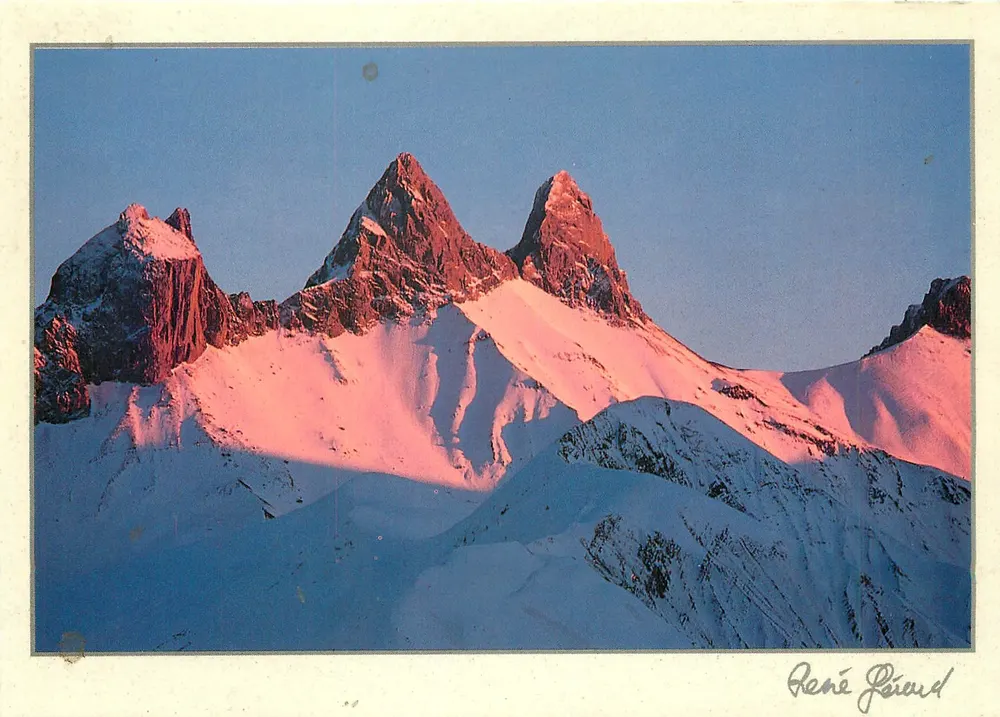Monts de Chamonix — nascer do sol sobre as Aiguilles Rouges — foto de René Péraud - Frente