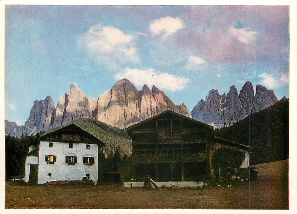 Südtiroler Berghof — mit den Geisler-Spitzen/Dolomiten — VDA-KALENDER für Deutsche im Ausland, V.C., München - Vorderseite