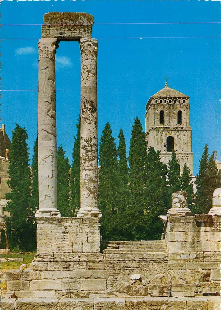 Arles (B.du.R.) — Ruinen des antiken Theaters, Säulen der Zwei Witwen (1960) — Soffiel Editions - Vorderseite