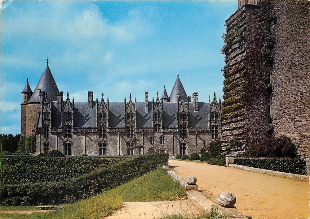 Castelo de Josselin — fachada — Les Éditions du Gaber, n° 52 - Frente