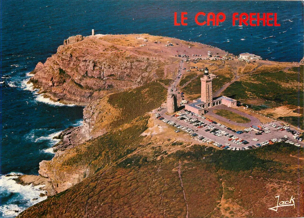 Cap Fréhel — vista aérea do farol e do estacionamento — editor Jack - Frente