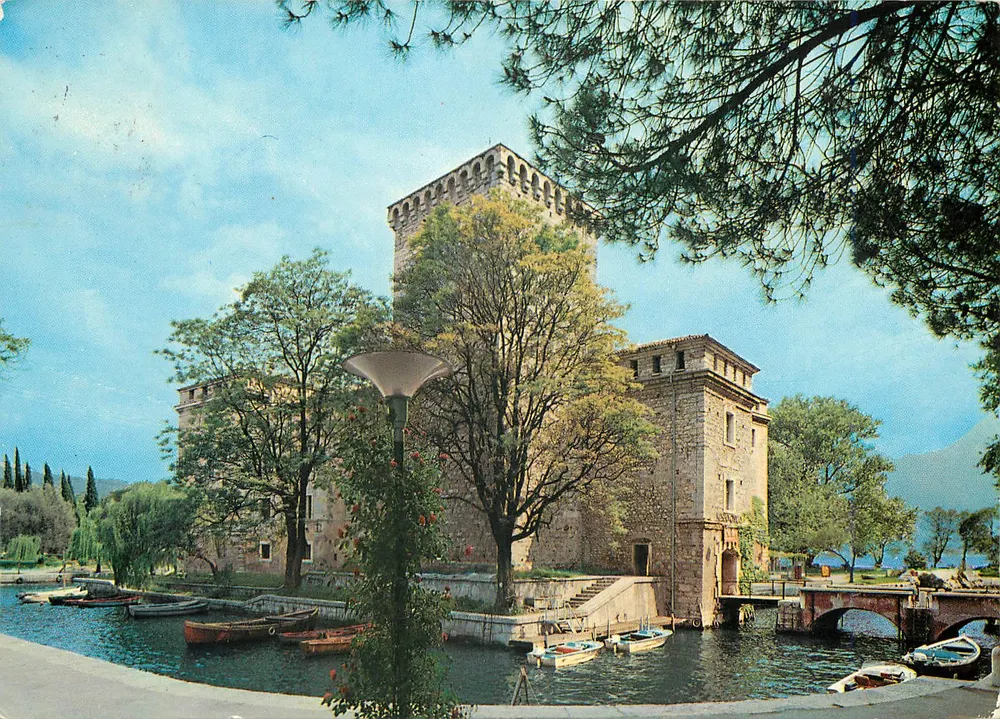 Riva sul Lago di Garda - La Rocca — editor Fotocolor Kodak Ektachrome, número de série não visível - Frente