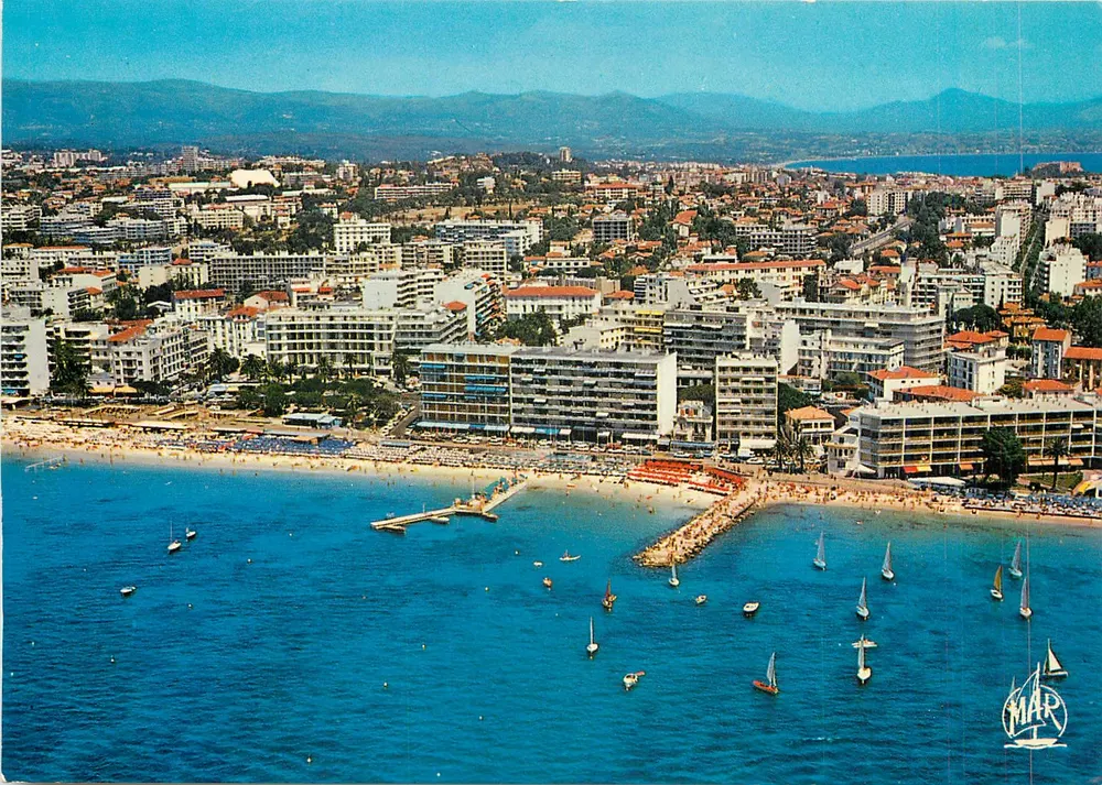 Juan-les-Pins — Vue aérienne — Les Editions MAR - Recto